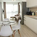 Modern Haven In Retreat With Chic Ambiance By Flat Mаnager