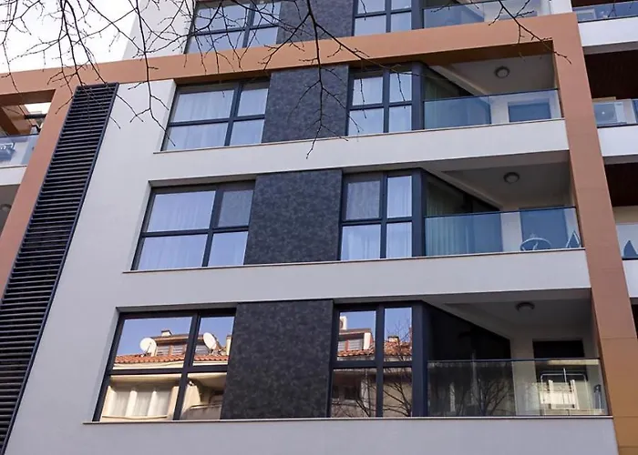 Modern Haven In Retreat With Chic Ambiance By Flat Mаnager Варна