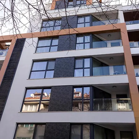 Modern Haven In Retreat With Chic Ambiance By Flat Mаnager Varna